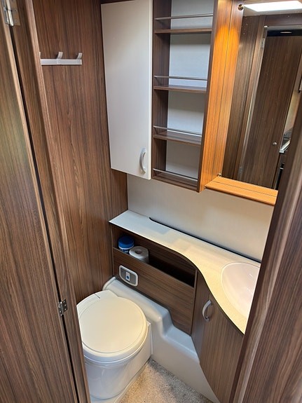 Polar Polar 590 BK 2020 – familievogn med Alde gulvvarme og Kampa 330 lufttelt 17 of 22
