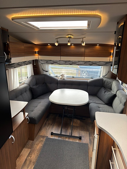 Polar Polar 590 BK 2020 – familievogn med Alde gulvvarme og Kampa 330 lufttelt 15 of 22