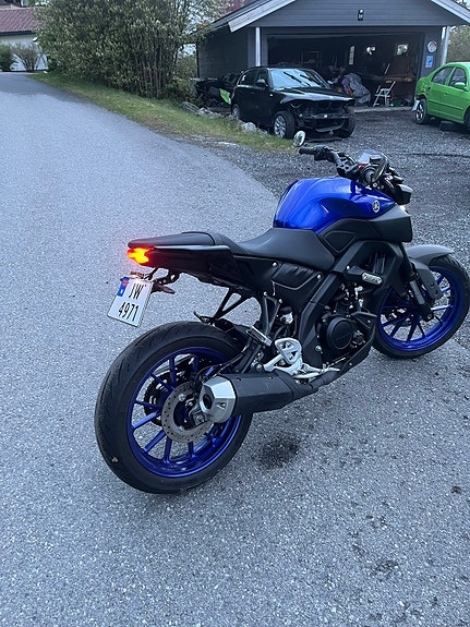 Yamaha MT-125 3 of 7