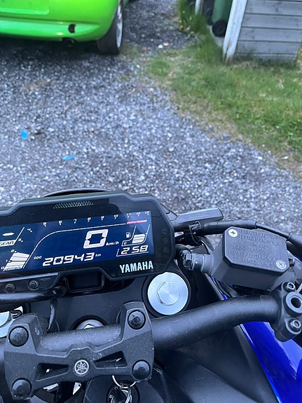 Yamaha MT-125 2 of 7