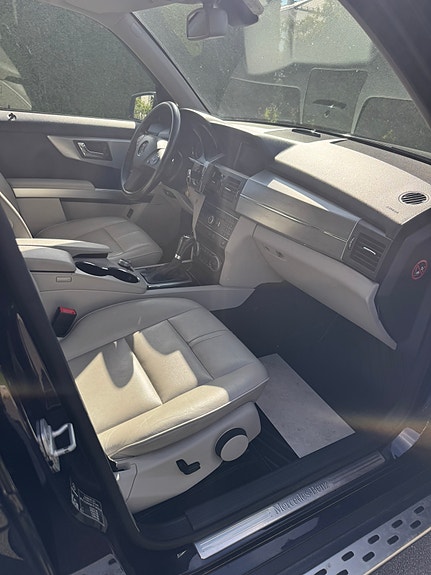 Mercedes-Benz GLK220 5 of 11