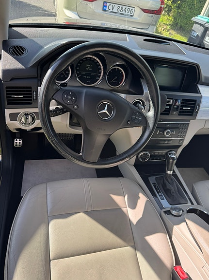 Mercedes-Benz GLK220 6 of 11