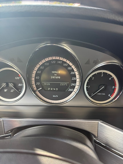 Mercedes-Benz GLK220 3 of 11
