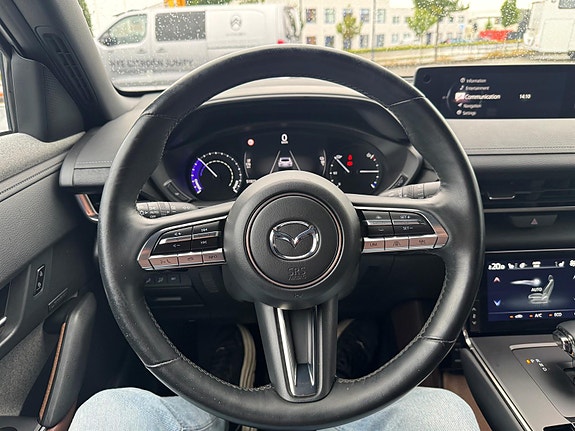 Mazda MX-30 19 of 30