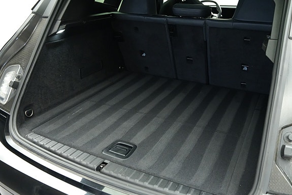 BMW iX 11 of 30