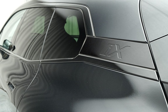 BMW iX 5 of 30