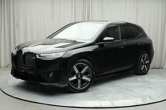 BMW iX 2 of 30
