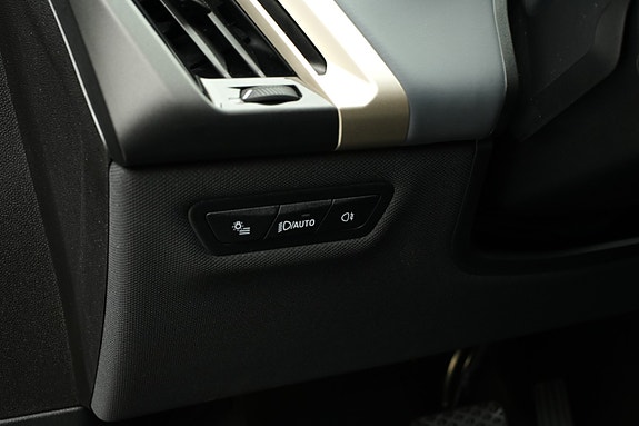 BMW iX 28 of 30