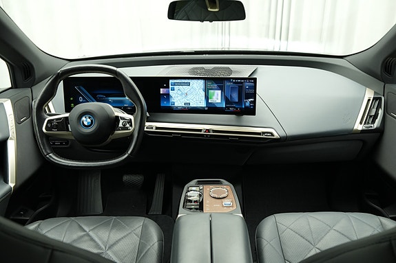 BMW iX 23 of 30