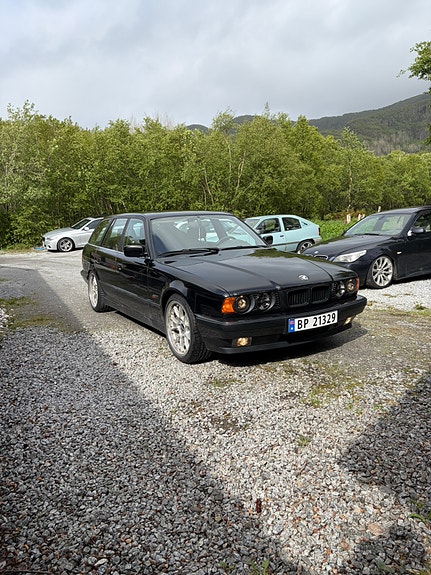 BMW 530i 4 of 10