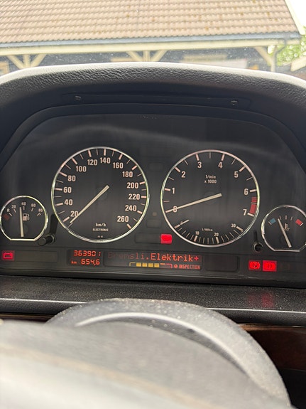 BMW 530i 6 of 10