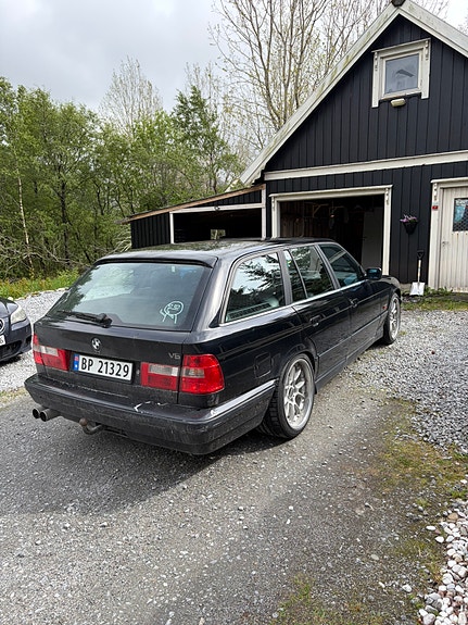 BMW 530i 3 of 10