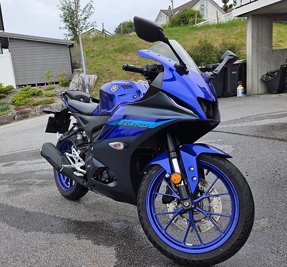 Yamaha YZF-R 125 2 of 6