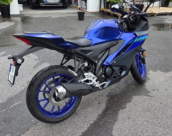 Yamaha YZF-R 125 3 of 6