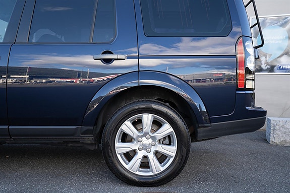 Land Rover Discovery 4 of 30