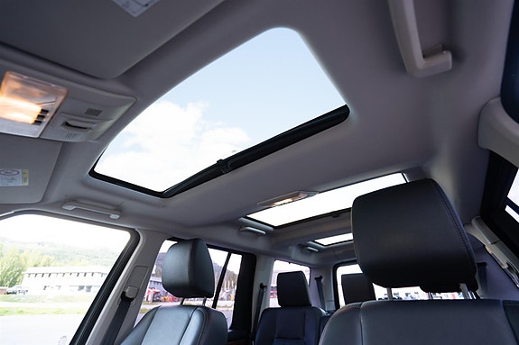 Land Rover Discovery 15 of 30