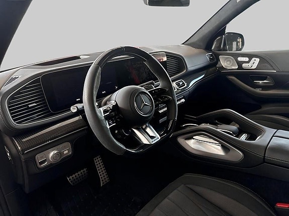 Mercedes-Benz GLS63 8 of 18