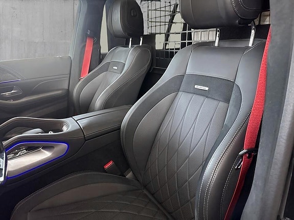 Mercedes-Benz GLS63 17 of 18