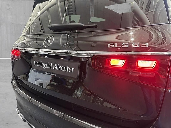 Mercedes-Benz GLS63 13 of 18