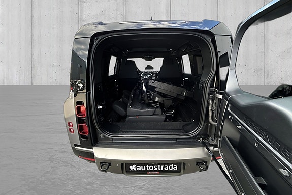 Land Rover Defender 110 11 of 22