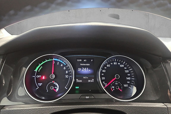 Volkswagen e-Golf VII 21 of 30