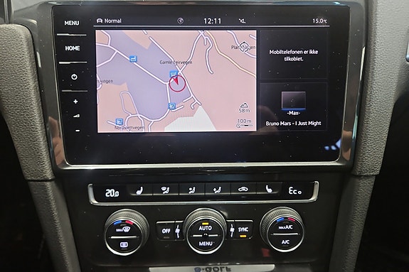 Volkswagen e-Golf VII 26 of 30