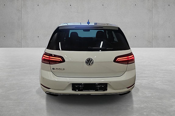 Volkswagen e-Golf VII 12 of 30