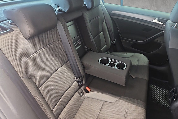 Volkswagen e-Golf VII 15 of 30