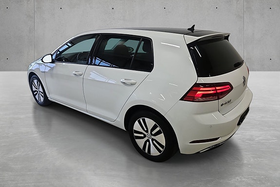Volkswagen e-Golf VII 11 of 30