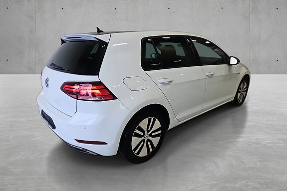 Volkswagen e-Golf VII 3 of 30