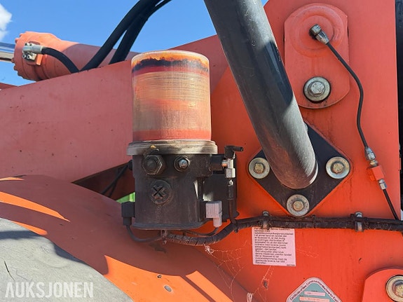 Hitachi ZW180-5B 21 of 30