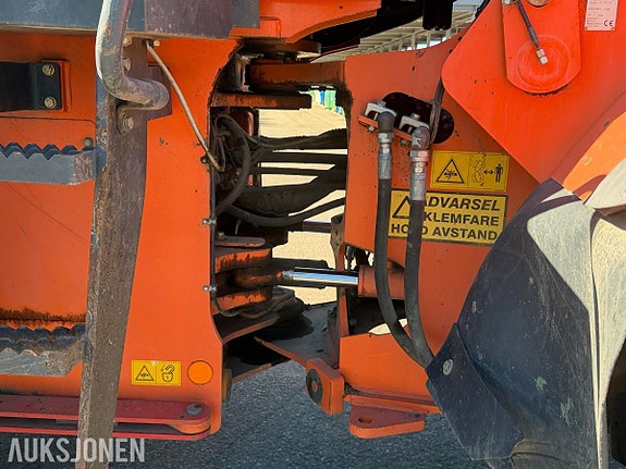 Hitachi ZW180-5B 19 of 30