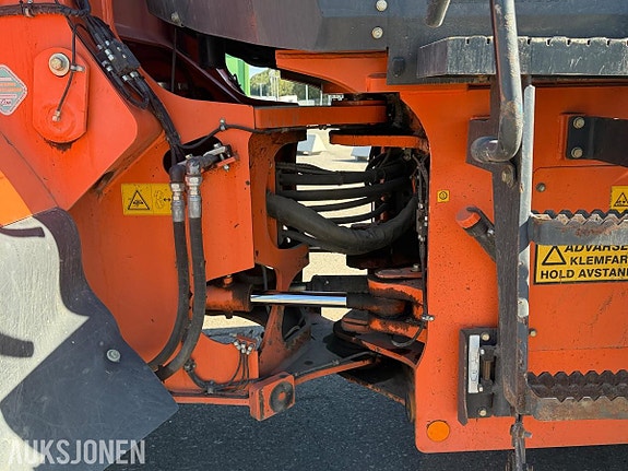 Hitachi ZW180-5B 20 of 30