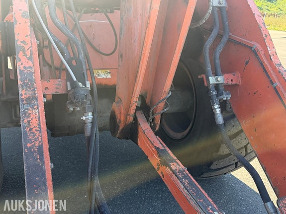 Hitachi ZW180-5B 18 of 30