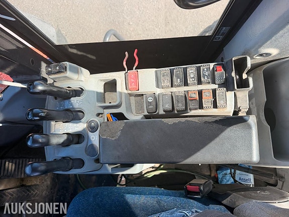 Hitachi ZW180-5B 30 of 30
