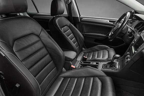 Volkswagen e-Golf VII 21 of 30