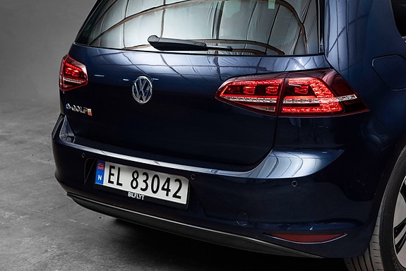 Volkswagen e-Golf VII 9 of 30