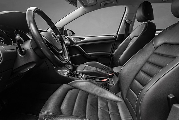 Volkswagen e-Golf VII 18 of 30