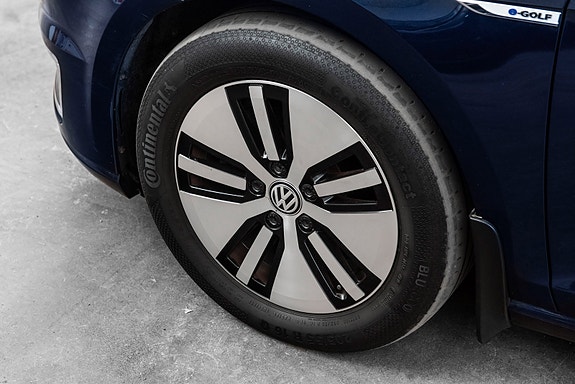 Volkswagen e-Golf VII 11 of 30