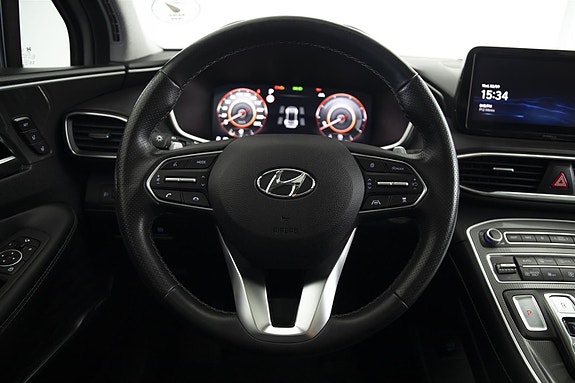 Hyundai Santa Fe 12 of 30