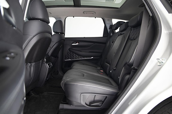 Hyundai Santa Fe 28 of 30