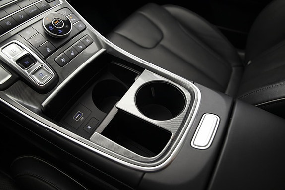Hyundai Santa Fe 18 of 30