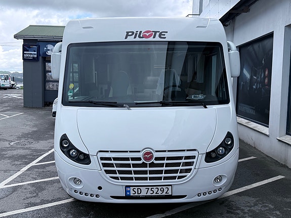 Pilote G740C G740C 2.3 150HK MANUELL 3500KG/AC/SENKESENG/TRUMA++ 2 of 30