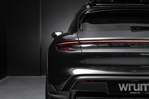 Porsche Taycan 22 of 30