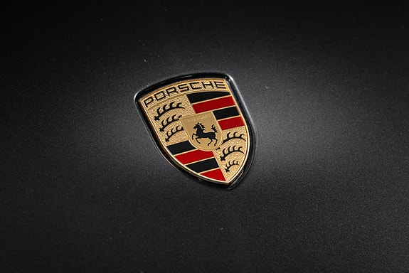 Porsche Taycan 13 of 30