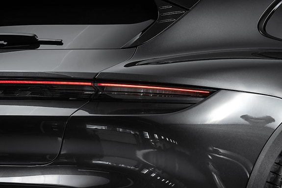 Porsche Taycan 19 of 30