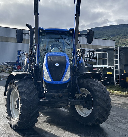 New Holland T6-180 EC 2 of 5