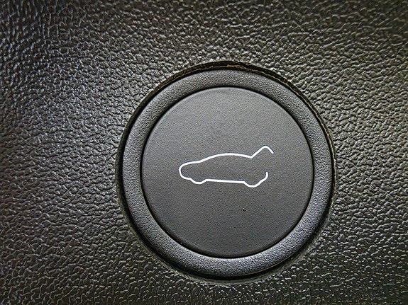 Tesla Model Y 14 of 30