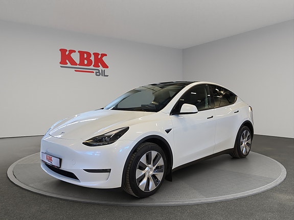 Tesla Model Y 6 of 30