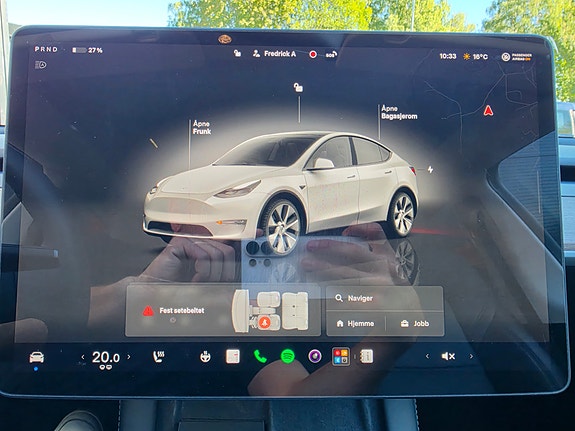 Tesla Model Y 26 of 30